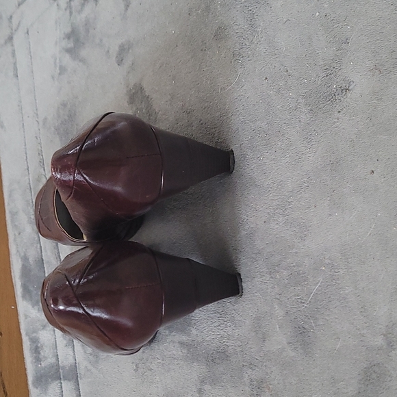 Shoes - Picture 3 of 4